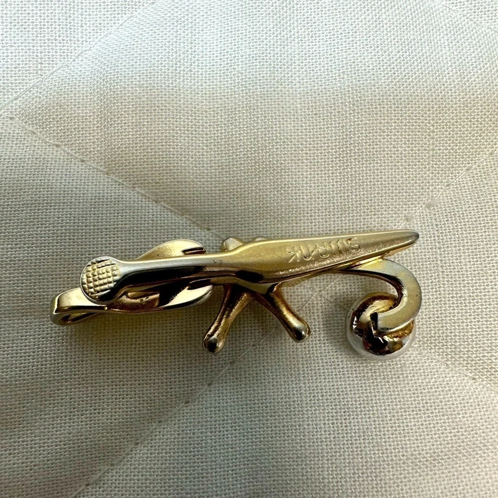 Swank  Gold Tone Lizard Tie Bar Clasp Tie Pin Tie Tack Vintage Classic